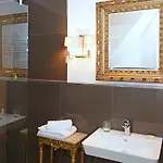 No. 11 ホテル 3*