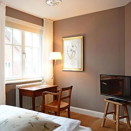 No. 11 Hotel Ludinghausen