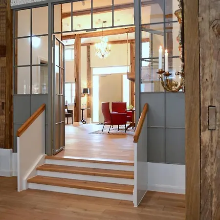 No. 11 Otel Ludinghausen