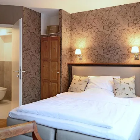 No. 11 Otel Ludinghausen