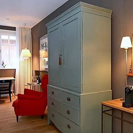 No. 11 Hotel 3*